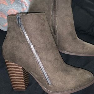 Just Fab Booties, worn once, size 7